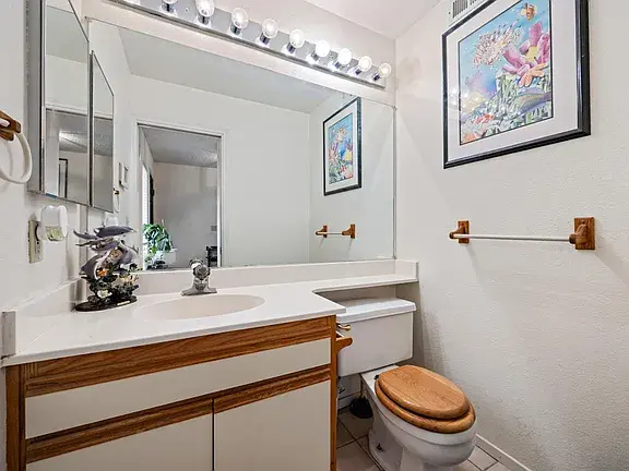 Stylish and Spacious 2-bedroom, 2-bathroom Condo