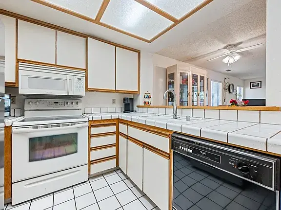Stylish and Spacious 2-bedroom, 2-bathroom Condo