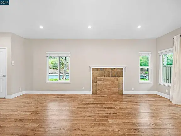 Re/max Accord