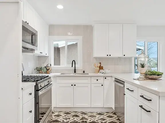 H & M Realty Group