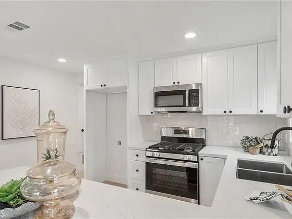 H & M Realty Group