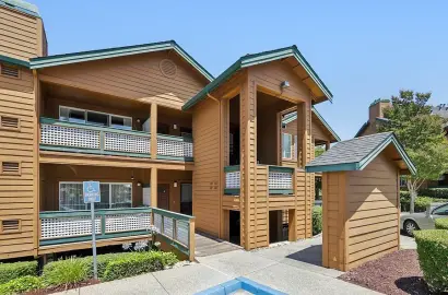 Luxurious 2 spacious bedroom condomonium/residential building