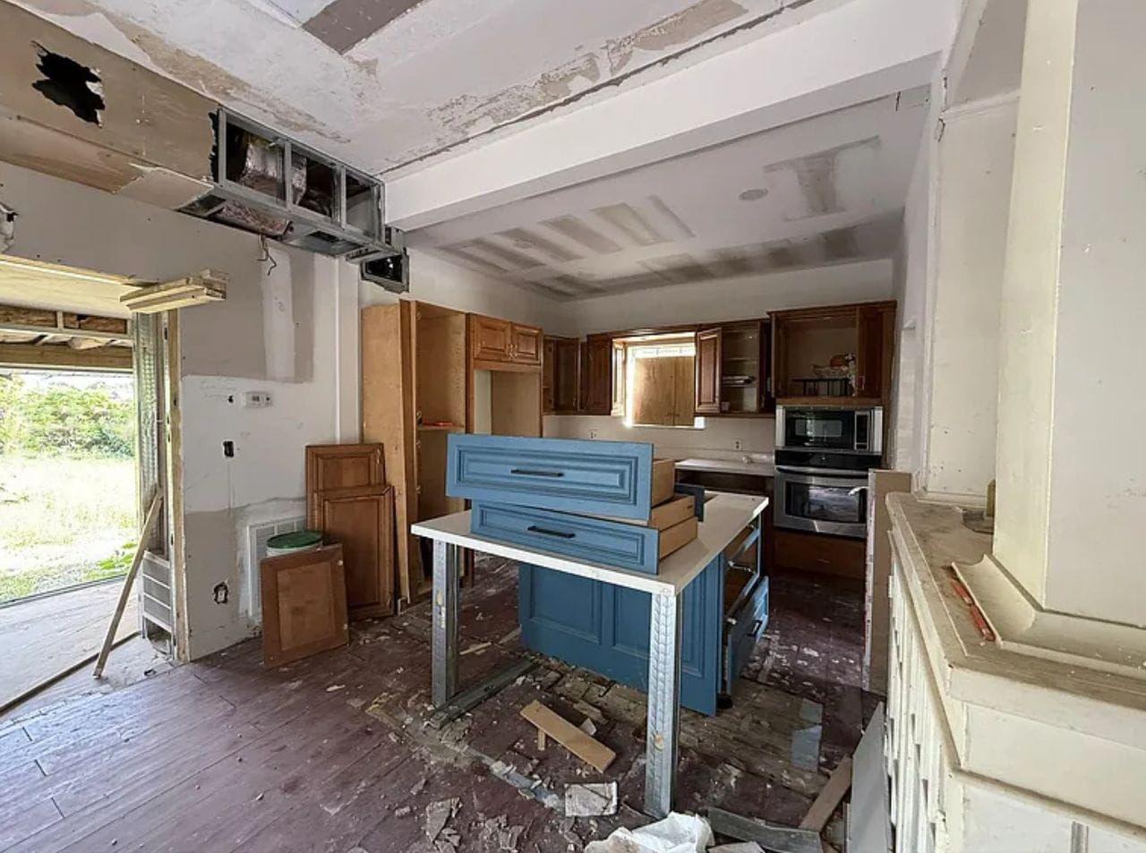 A 4-bed, 3bath Single-family House A 4-bed, 3bath Single-family House