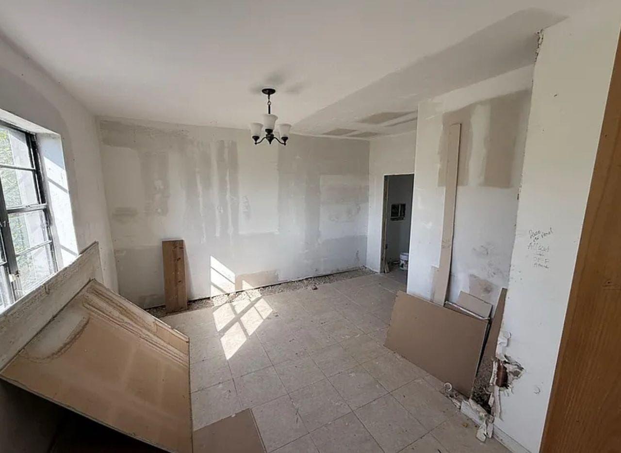 A 4-bed, 3bath Single-family House A 4-bed, 3bath Single-family House