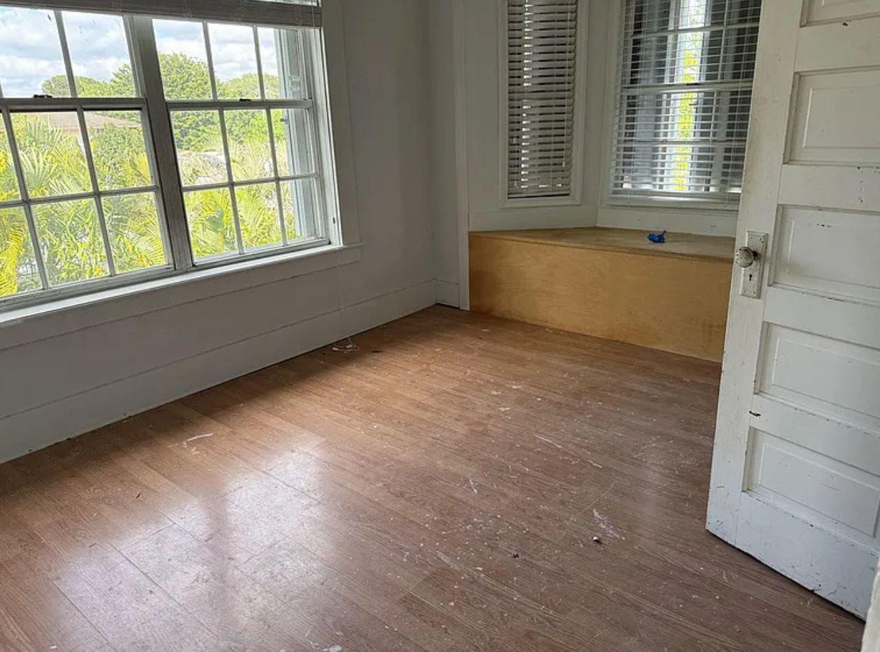 A 4-bed, 3bath Single-family House A 4-bed, 3bath Single-family House